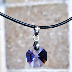 NWOT Elegant Purple Crystal Pendant Necklace